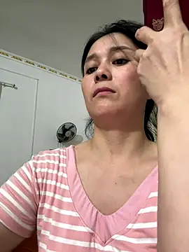 Snapshot of aoyo66 chatting on 10/03/25, 10:23 aoyo66 online show from 10/03/25, 10:23