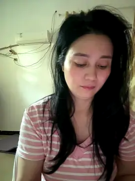 Snapshot of aoyo66 chatting on 10/05/25, 10:51 aoyo66 online show from 10/05/25, 10:51