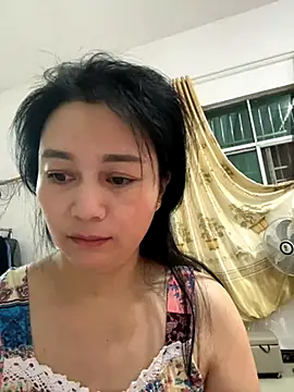 Snapshot of aoyo66 chatting on 10/16/25, 10:44 aoyo66 online show from 10/16/25, 10:44