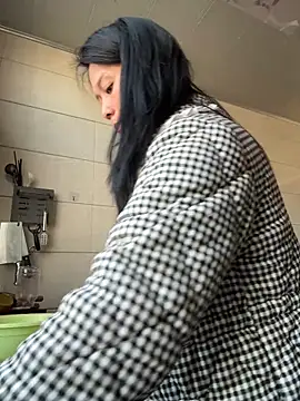 Snapshot of aoyo66 chatting on 10/24/25, 01:03 aoyo66 online show from 10/24/25, 01:03