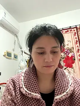 Snapshot of aoyo66 chatting on 11/10/25, 12:04 aoyo66 online show from 11/10/25, 12:04