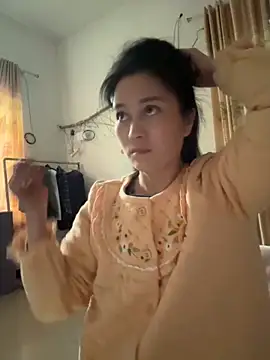 Snapshot of aoyo66 chatting on 11/15/25, 11:10 aoyo66 online show from 11/15/25, 11:10