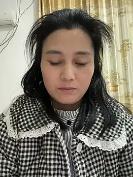 Snapshot of aoyo66 chatting on 11/23/25, 11:32 aoyo66 online show from 11/23/25, 11:32