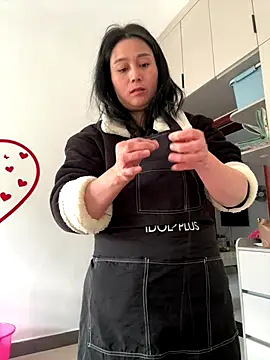 Snapshot of aoyo66 chatting on 12/15/25, 12:48 aoyo66 online show from 12/15/25, 12:48