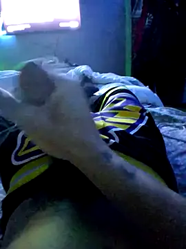 Snapshot of Painstickwes chatting on 02/10/26, 02:32 Painstickwes online show from 02/10/26, 02:32