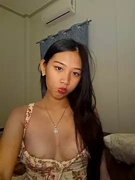 Bunny72772 online show from 10/24/25, 04:47