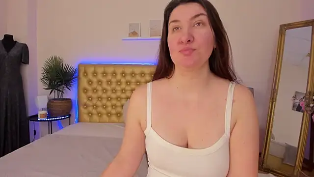 TrishaDarks online show from 03/03/26, 06:08