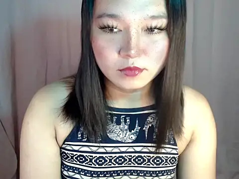 Eyes-on-me online show from 10/26/25, 08:59