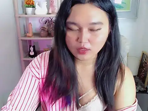 Eyes-on-me online show from 06/11/26, 02:53