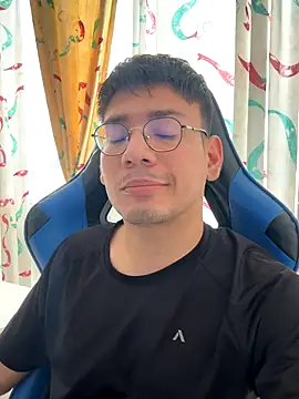 Snapshot of marcuswildx chatting on 12/03/25, 03:10 marcuswildx online show from 12/03/25, 03:10