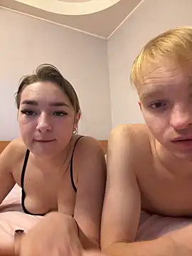 Snapshot of LinChka5789 chatting on 12/02/25, 09:32 LinChka5789 online show from 12/02/25, 09:32