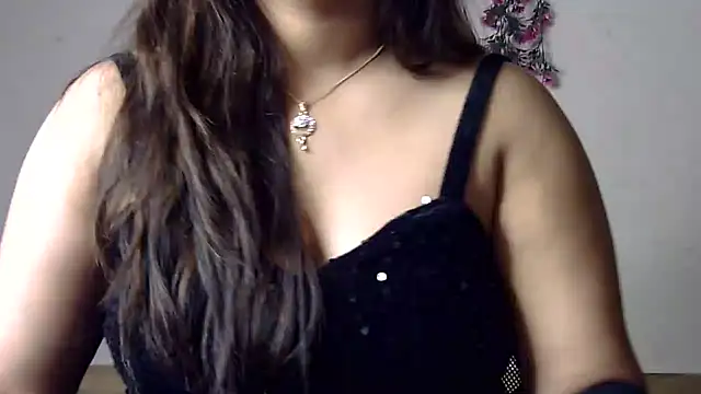 Snapshot of Aaliya02 chatting on 06/18/26, 10:41 Aaliya02 online show from 06/18/26, 10:41
