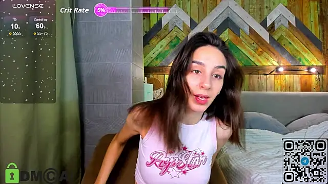 Snapshot of Elliizabeth chatting on 10/05/25, 05:44 Elliizabeth online show from 10/05/25, 05:44