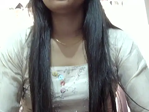 Snapshot of ANAYA_BABEE chatting on 10/17/25, 10:18 ANAYA BABEE online show from 10/17/25, 10:18