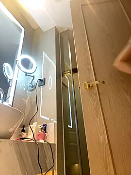 miumiu-66 online show from 11/04/25, 07:35