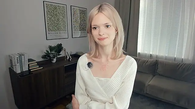 Snapshot of LaureMestler chatting on 09/30/25, 09:03 LaureMestler online show from 09/30/25, 09:03