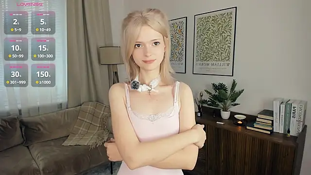 Snapshot of LaureMestler chatting on 10/14/25, 08:15 LaureMestler online show from 10/14/25, 08:15