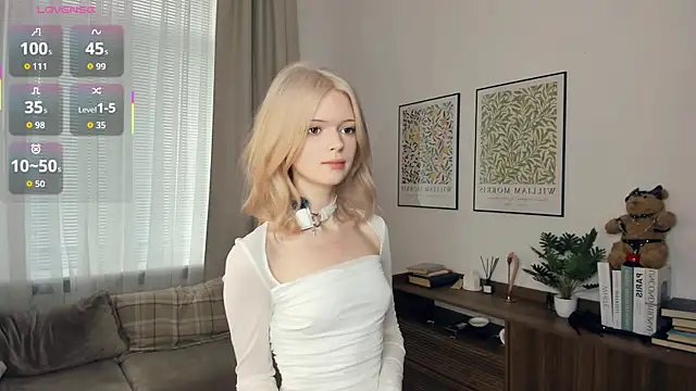 Snapshot of LaureMestler chatting on 11/20/25, 07:41 LaureMestler online show from 11/20/25, 07:41