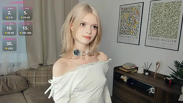 Snapshot of LaureMestler chatting on 12/01/25, 09:25 LaureMestler online show from 12/01/25, 09:25