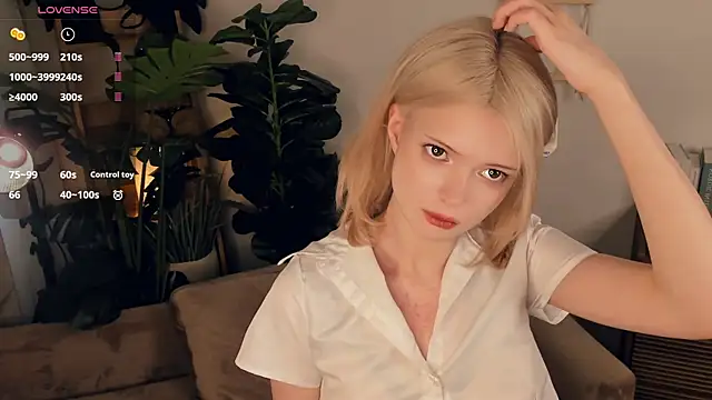 Snapshot of LaureMestler chatting on 05/01/26, 11:15 LaureMestler online show from 05/01/26, 11:15