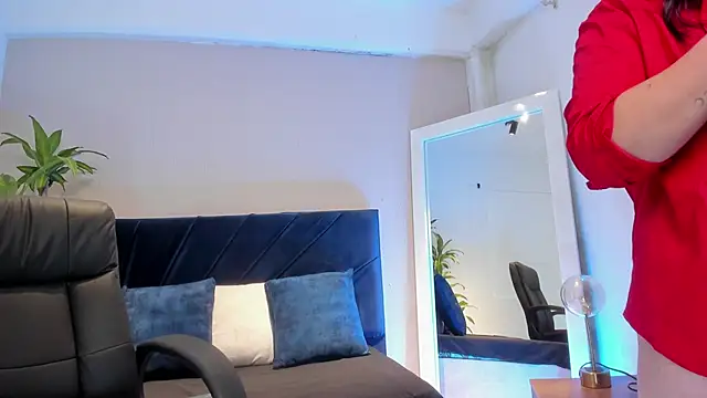 Iris Parkerr online show from 10/28/25, 11:47