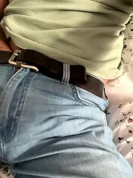 Snapshot of Scotipol chatting on 10/25/25, 03:18 Scotipol online show from 10/25/25, 03:18