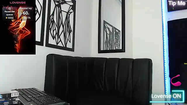 Sophia hott01 online show from 04/08/26, 12:05