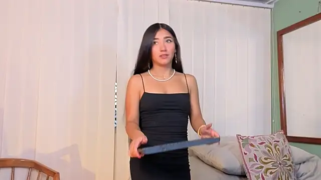 Snapshot of Mariana_Kalo chatting on 07/27/26, 11:06 Mariana Kalo online show from 07/27/26, 11:06