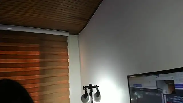 Snapshot of Antonela_vargas chatting on 12/15/25, 12:09 Antonela vargas online show from 12/15/25, 12:09