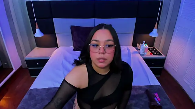 Snapshot of annytovar chatting on 10/11/25, 08:40 annytovar online show from 10/11/25, 08:40