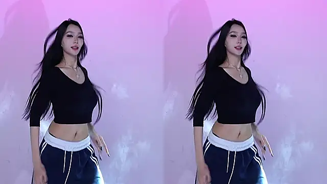 CM---001 online show from 10/19/25, 03:23