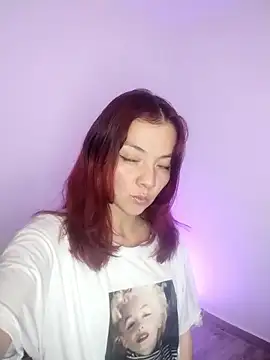 Snapshot of Amyssweet77 chatting on 10/29/25, 01:52 Amyssweet77 online show from 10/29/25, 01:52