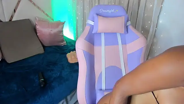 Jade Thonson1 online show from 04/23/26, 07:49