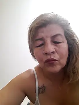 Snapshot of Abby-Blonde chatting on 10/08/25, 04:43 Abby-Blonde online show from 10/08/25, 04:43