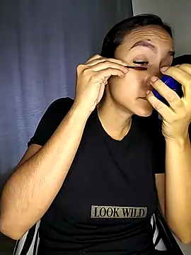 Mia-Reyes online show from 10/15/25, 01:00