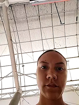 Mia-Reyes online show from 10/29/25, 01:46