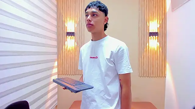 Frayhot777 online show from 02/10/26, 07:29