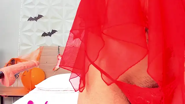 Snapshot of ValeryTrans_ chatting on 10/24/25, 01:29 ValeryTrans online show from 10/24/25, 01:29