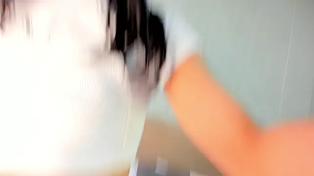 Snapshot of ValeryTrans_ chatting on 11/02/25, 01:57 ValeryTrans online show from 11/02/25, 01:57