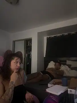 Snapshot of timaxo chatting on 10/16/25, 04:35 timaxo online show from 10/16/25, 04:35