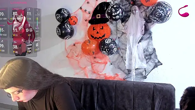 kitty  chs online show from 10/02/25, 12:23