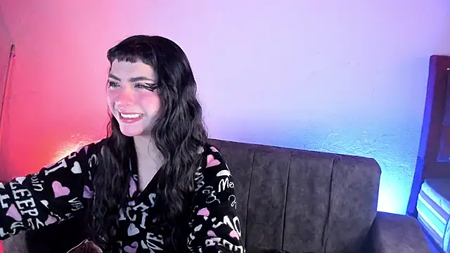 kitty  chs online show from 10/21/25, 11:33