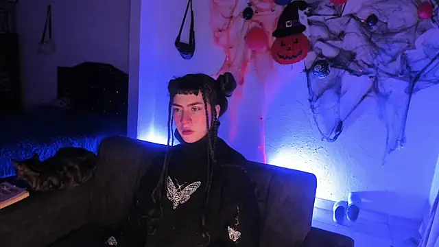 kitty  chs online show from 11/16/25, 11:21