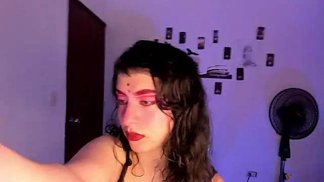 kitty  chs online show from 03/21/26, 08:56