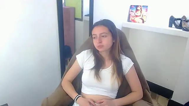 Snapshot of lala_clark chatting on 11/12/25, 12:27 lala clark online show from 11/12/25, 12:27