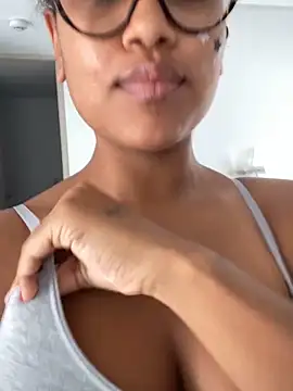 miiabrown18 online show from 11/09/25, 07:23