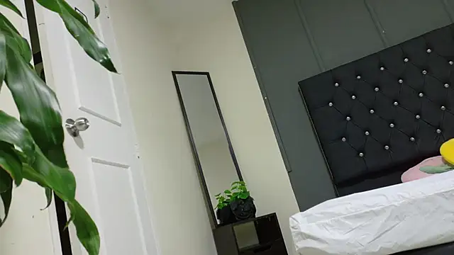 Kataaleya  12 online show from 12/02/25, 11:59