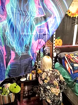 blondebarbiebae online show from 11/20/25, 10:20