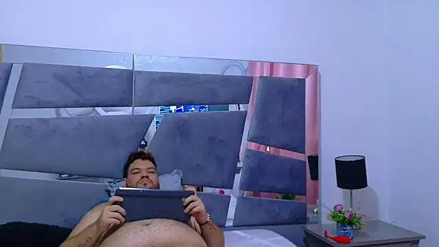 big bearr online show from 11/09/25, 05:00