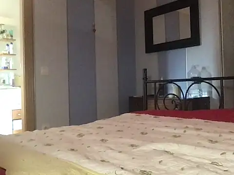 paula19800 online show from 09/29/25, 08:08